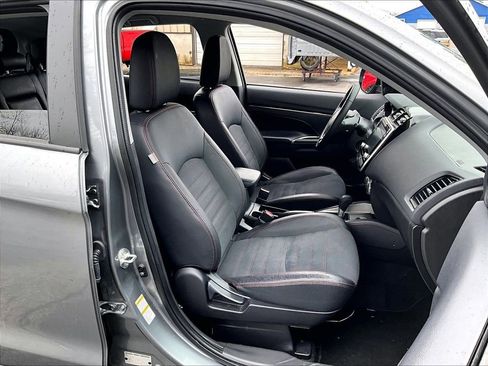 Used 2025 Mitsubishi Outlander Sport SE image 11