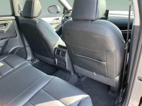 Used 2024 Nissan Rogue SL w/ SL Premium Package FWD image 16