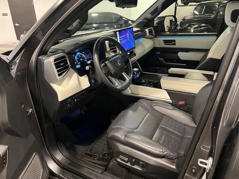 Used 2024 Toyota Sequoia Capstone image 10