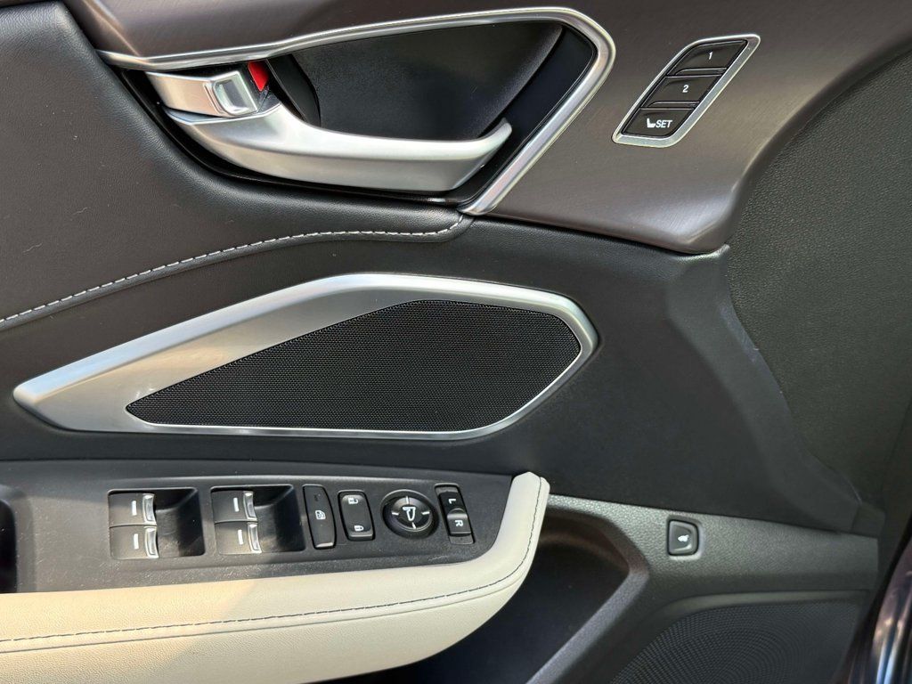 Certified 2025 Acura RDX SH-AWD image 16