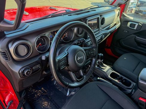 Used 2018 Jeep Wrangler Unlimited Sport S image 13