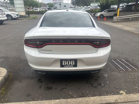 Used 2022 Dodge Charger SXT RWD image 4