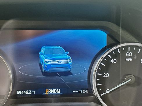 Used 2024 Ford Expedition XLT image 19