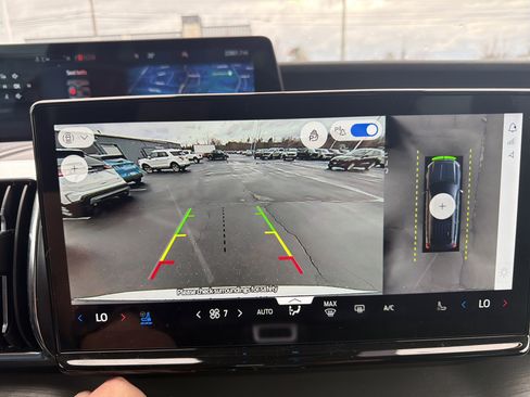 Used 2025 Ford Expedition Max Platinum w/ Driver's Package image 25