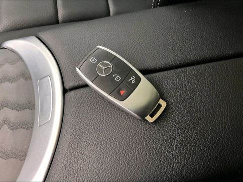 Certified 2022 Mercedes-Benz GLC 300 image 12