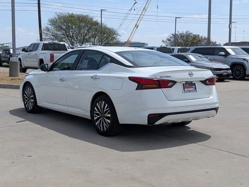 Used 2025 Nissan Altima 2.5 SV image 8