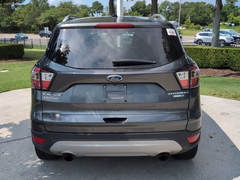 Used 2017 Ford Escape Titanium AWD/4WD image 9