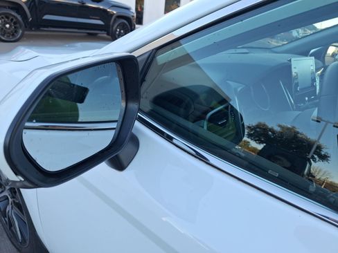 Used 2024 Toyota Camry SE image 13