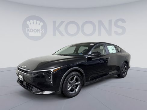 New 2025 Kia K4 LXS image 1