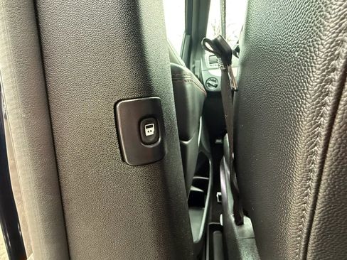 Used 2017 Dodge Grand Caravan GT FWD image 30