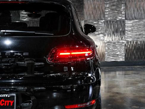 Used 2017 Porsche Macan GTS AWD/4WD image 59