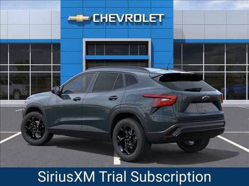 New 2026 Chevrolet Trax LT w/ Driver Confidence Package FWD image 3