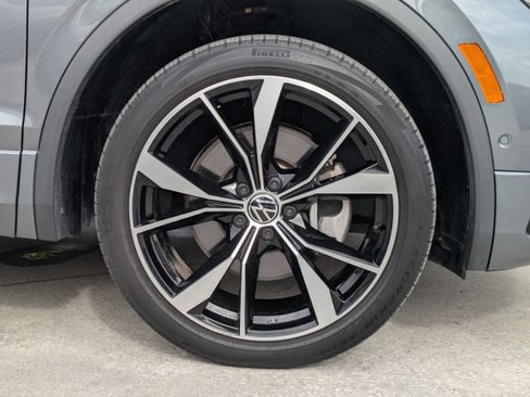 Used 2022 Volkswagen Tiguan SEL R-Line AWD/4WD image 11