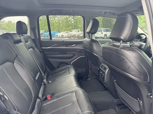 Used 2023 Jeep Grand Cherokee 30th Anniversary AWD/4WD image 15