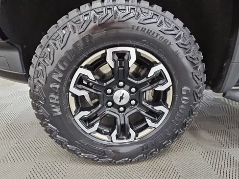 Used 2022 Chevrolet Silverado 1500 ZR2 w/ Technology Package AWD/4WD image 49