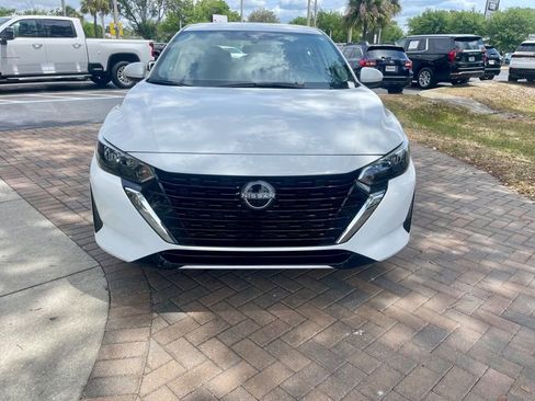 Used 2025 Nissan Sentra SV FWD image 8