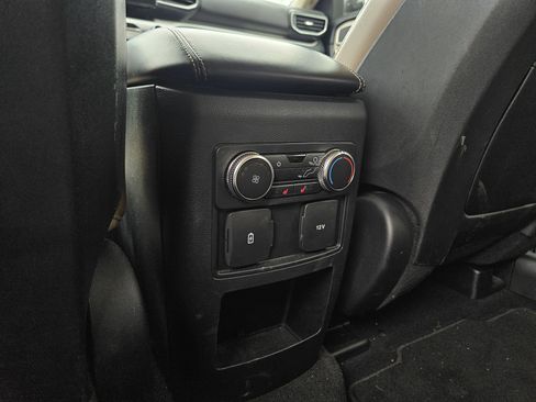 Used 2020 Ford Explorer XLT w/ Equipment Group 202A image 29