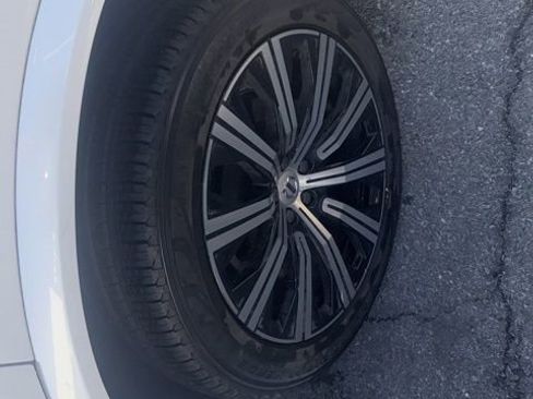 Certified 2023 Volvo XC90 B5 Core w/ Protection Package Premier image 16