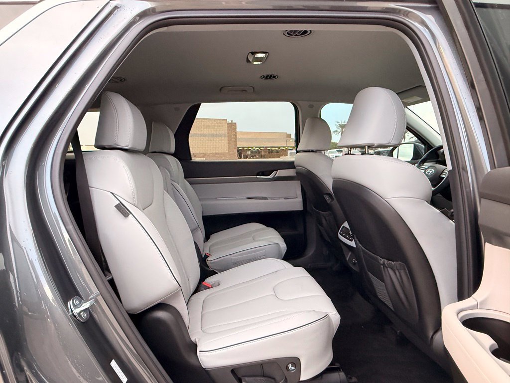 Used 2024 Hyundai Palisade SEL FWD image 16