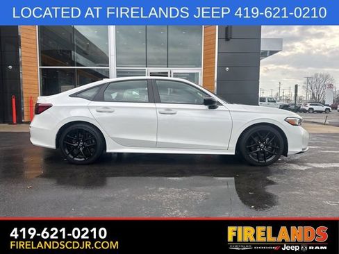 Used 2025 Honda Civic Sport image 11