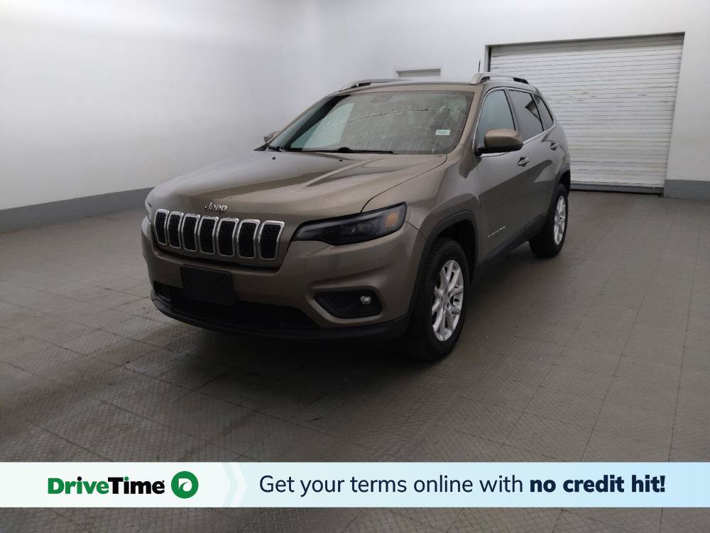 Used 2019 Jeep Cherokee Latitude Plus w/ Cold Weather Group AWD/4WD image 1