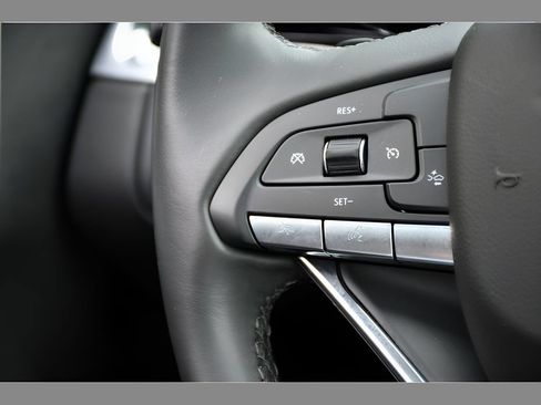 Used 2024 Cadillac XT6 Luxury w/ LPO, Floor Liner Package AWD/4WD image 35