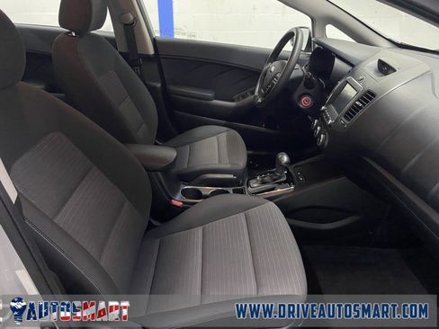 Used 2018 Kia Forte LX w/ LX Popular Package image 18