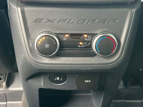 Used 2025 Ford Explorer ST-Line w/ ST-Line Street Pack image 45
