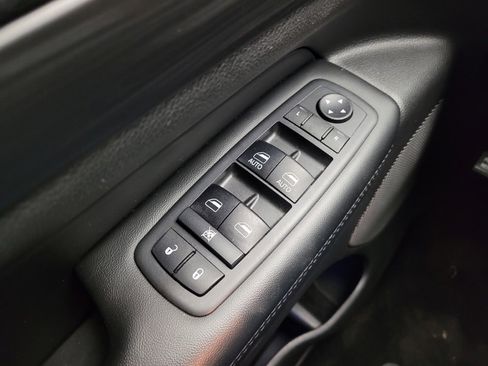 Used 2019 Jeep Grand Cherokee Laredo image 27