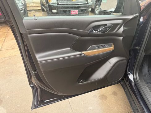 Used 2021 GMC Acadia SLE w/ Elevation Edition AWD/4WD image 10