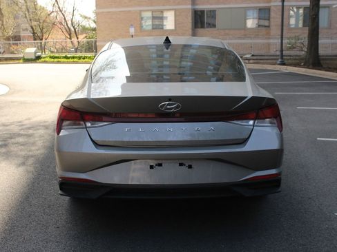 Used 2023 Hyundai Elantra SEL w/ Convenience Package FWD image 8