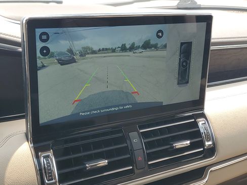 Certified 2023 Lincoln Navigator L Reserve AWD/4WD image 17
