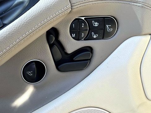 Used 2009 Mercedes-Benz SL 550 image 16