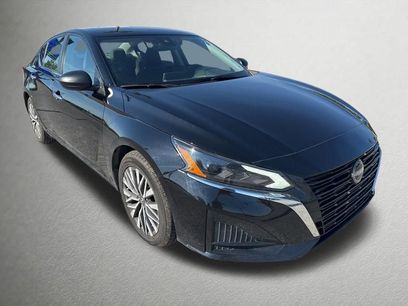 Used 2025 Nissan Altima 2.5 SV