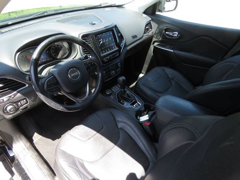 Used 2020 Jeep Cherokee Limited AWD/4WD image 11