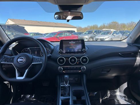 Used 2025 Nissan Sentra SV FWD image 31