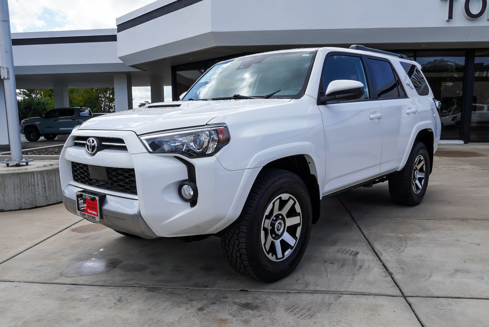 Used 2020 Toyota 4Runner TRD Off-Road AWD/4WD image 4