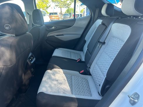 Used 2022 Chevrolet Equinox LS w/ LPO, Floor Liner Package FWD image 17