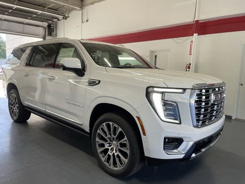 New 2026 GMC Yukon XL Denali RWD image 3