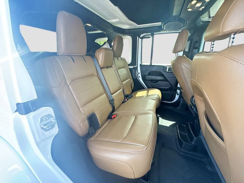 Used 2023 Jeep Wrangler Unlimited Sahara w/ LED Lighting Group AWD/4WD image 31