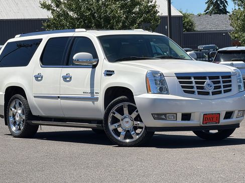 Used 2011 Cadillac Escalade ESV Premium AWD/4WD image 2