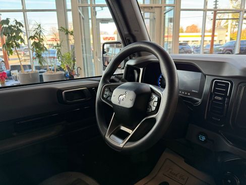 Used 2022 Ford Bronco 2-Door image 25