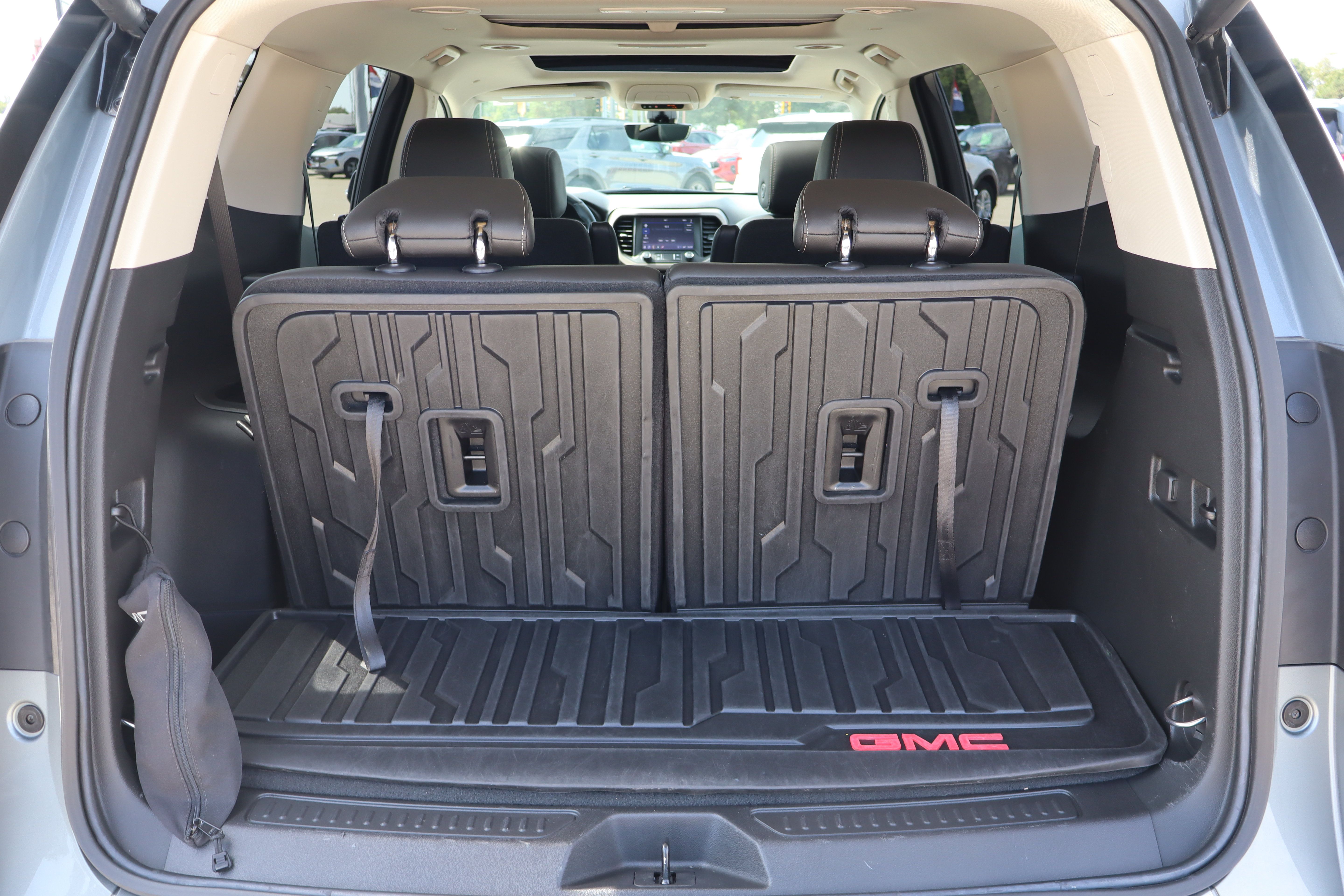 Used 2023 GMC Acadia Denali w/ Denali Ultimate Package AWD/4WD image 33