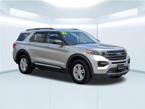 Used 2021 Ford Explorer XLT AWD/4WD image 8
