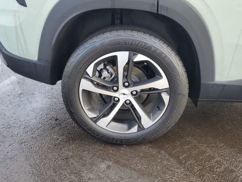 Certified 2024 Chevrolet Trax RS w/ Sunroof Package image 9