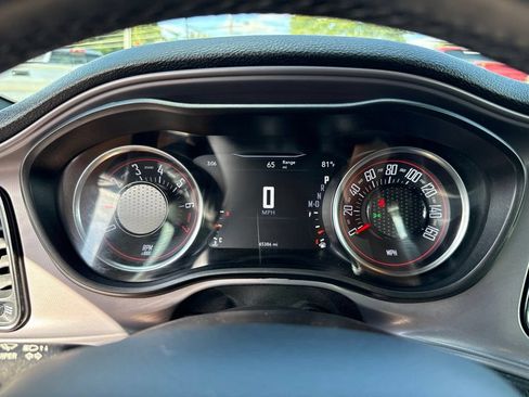 Used 2023 Dodge Challenger SXT RWD image 31