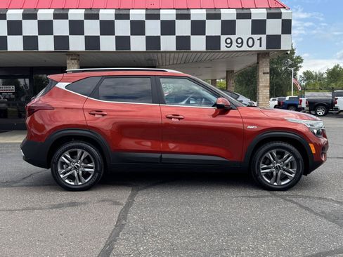 Used 2022 Kia Seltos S AWD/4WD image 8