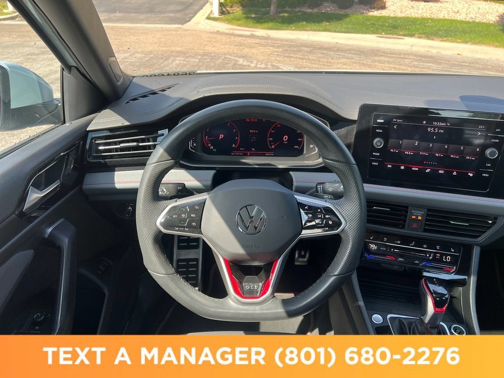 Used 2025 Volkswagen Jetta GLI Autobahn FWD image 16