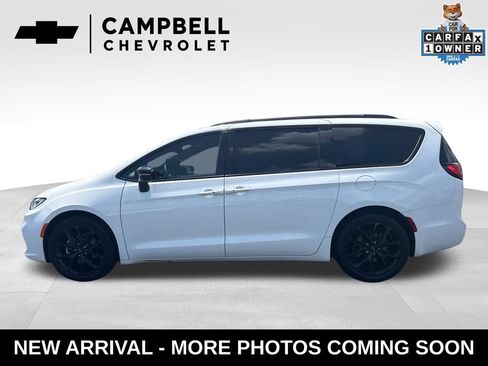 Used 2024 Chrysler Pacifica Touring-L w/ S Appearance Package FWD image 2