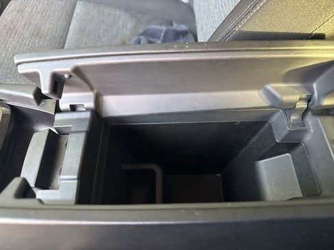 Used 2023 Nissan Rogue SV image 28